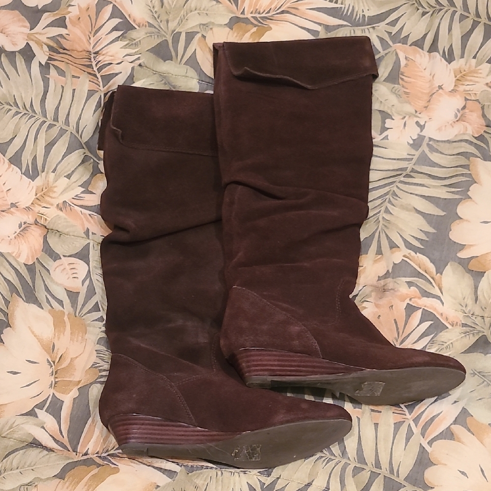 Elegant Brown Suede Women's Boots